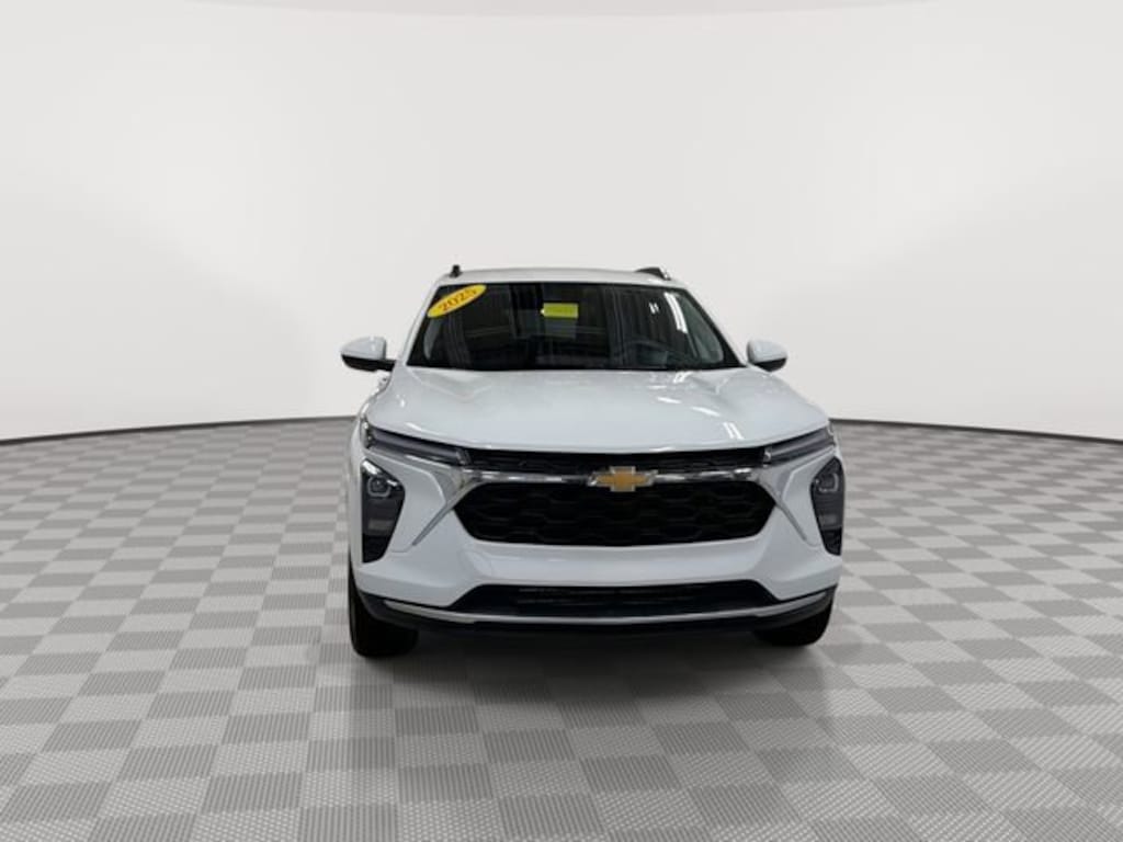 Used 2025 Chevrolet Trax LT SUV