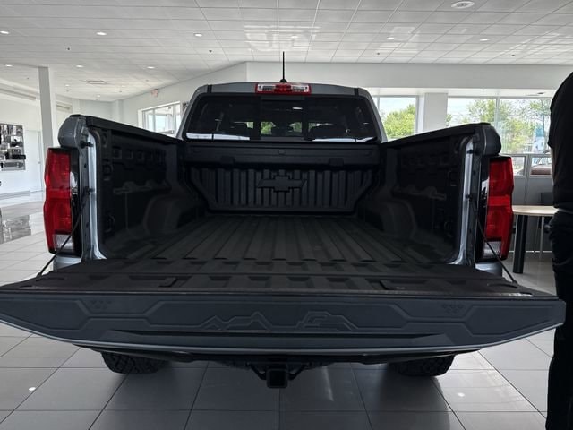 2025 Chevrolet Colorado ZR2 - Photo 6