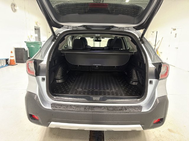 2025 Subaru Outback Limited - Photo 17