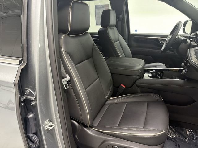 2026 Chevrolet Suburban Premier - Photo 20