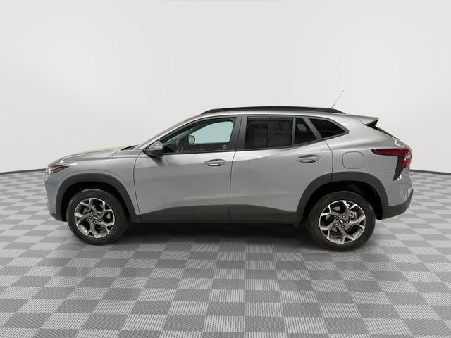 2025 Chevrolet Trax LT - Photo 9