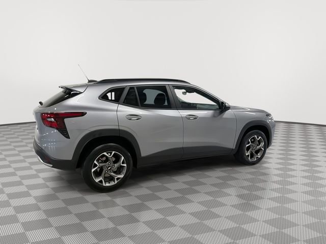 2025 Chevrolet Trax LT - Photo 11