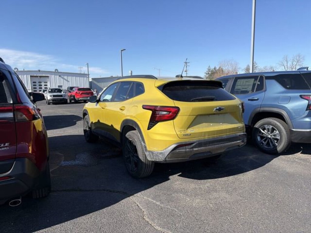 Used 2025 Chevrolet Trax Activ SUV