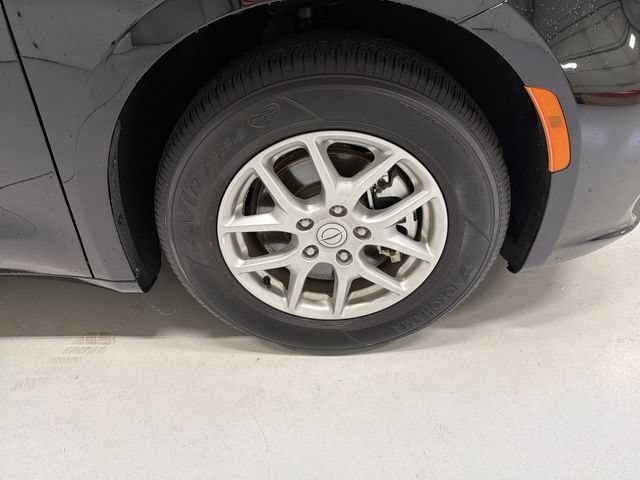 2025 Chrysler Pacifica Select - Photo 14