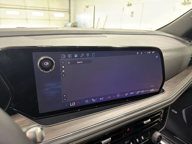 2026 Chevrolet Suburban Premier - Photo 28