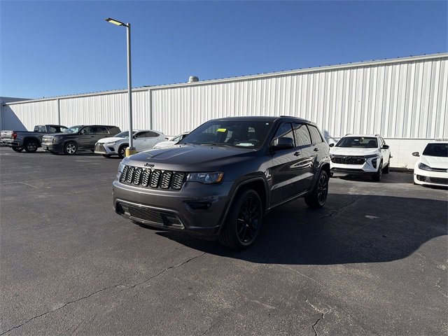 2020 Jeep Grand Cherokee Altitude photo 2
