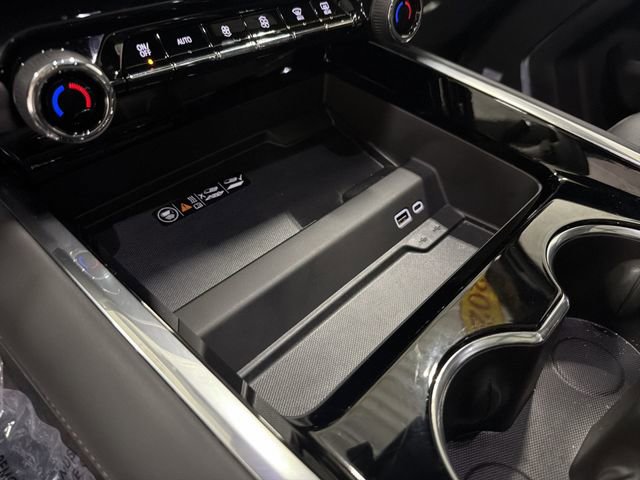 2026 Chevrolet Suburban Premier - Photo 30