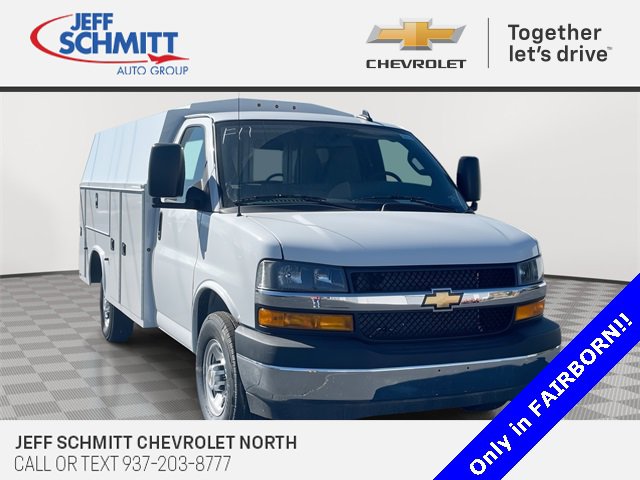 2025 Chevrolet Express Cutaway Base's photo