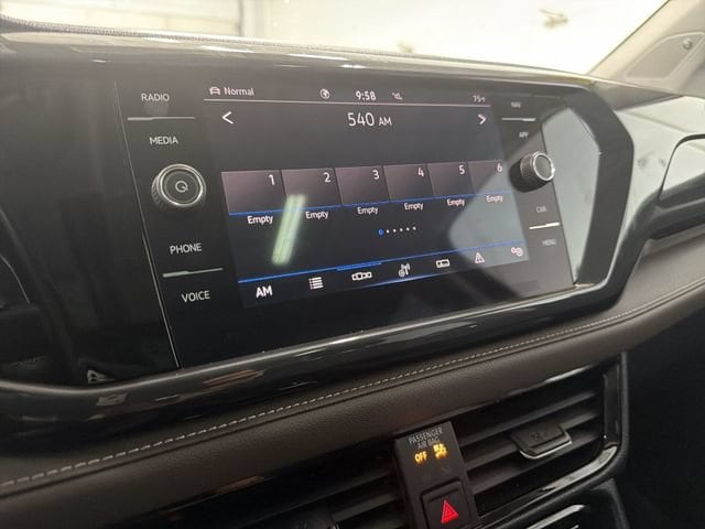 2024 Volkswagen Taos SEL - Photo 25