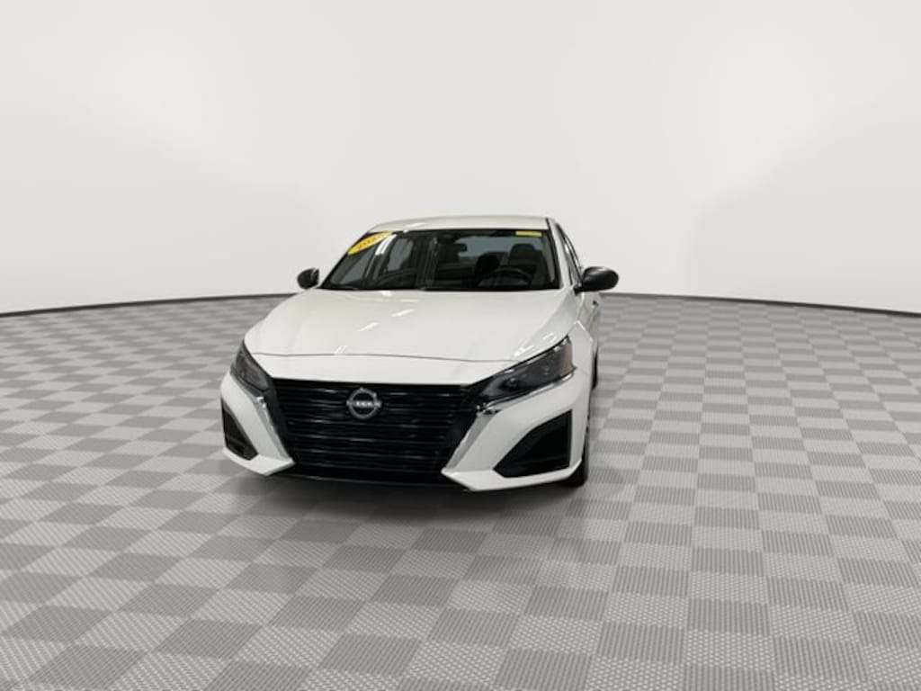 Used 2025 Nissan Altima SV FWD Sedan