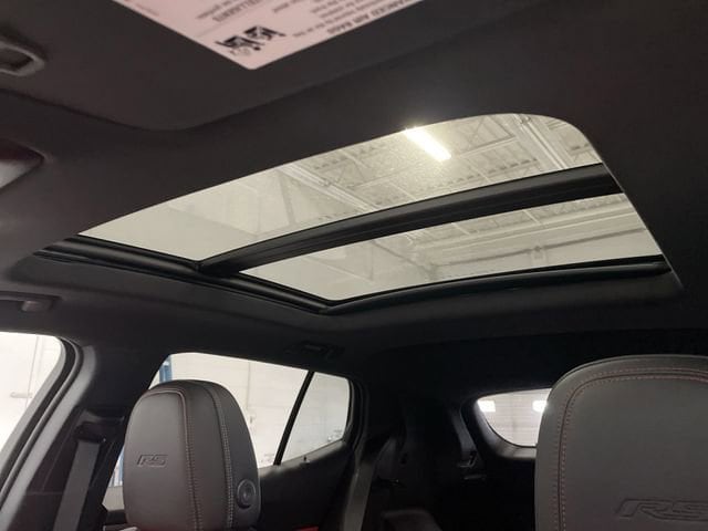 2025 Chevrolet Equinox EV RS - Photo 24