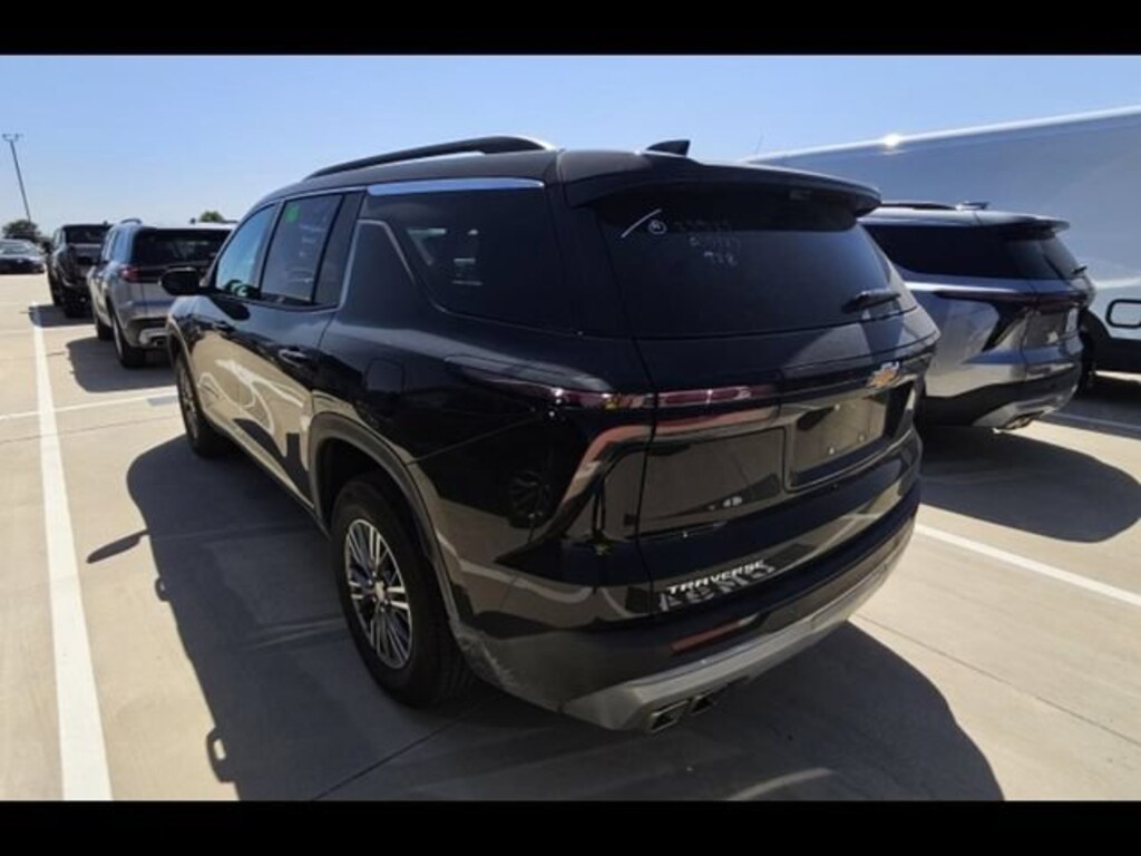 Used 2026 Chevrolet Traverse LT SUV