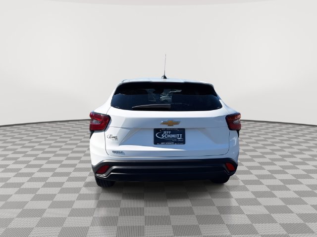 2026 Chevrolet Trax LS - Photo 11