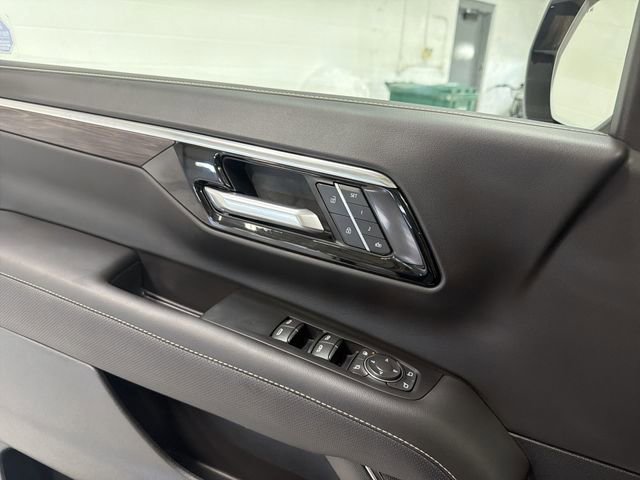 2026 Chevrolet Suburban Premier - Photo 24