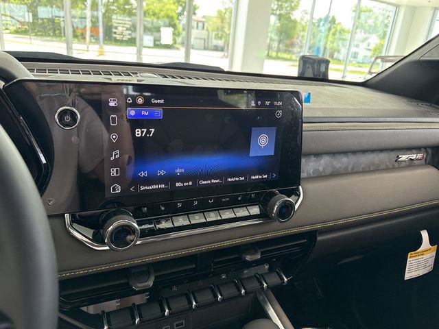 2025 Chevrolet Colorado ZR2 - Photo 15