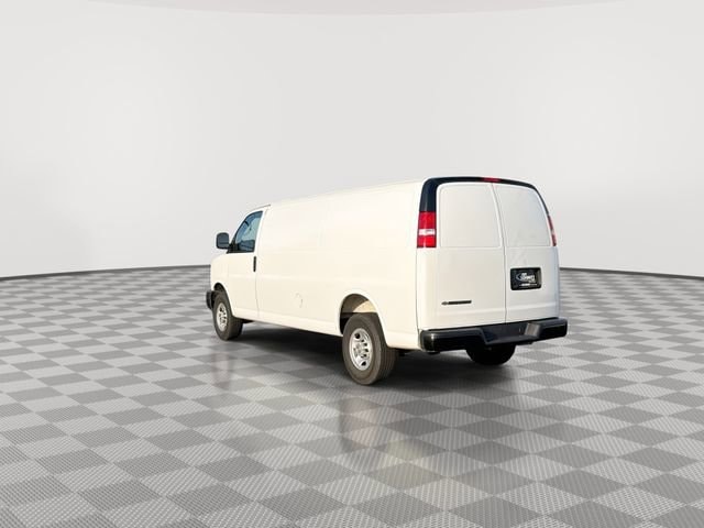2025 Chevrolet Express Cargo Work Van - Photo 8