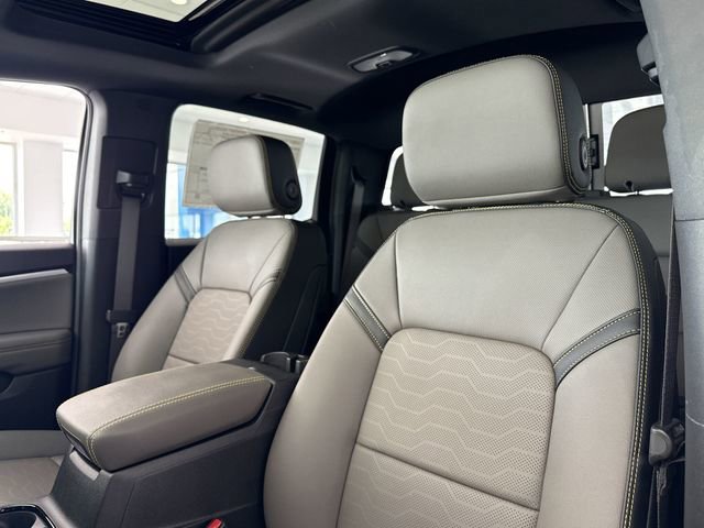 2025 Chevrolet Colorado ZR2 - Photo 10