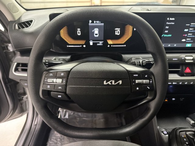 2025 Kia K4 LXS - Photo 27