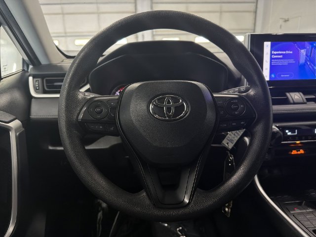 2025 Toyota RAV4 LE - Photo 29