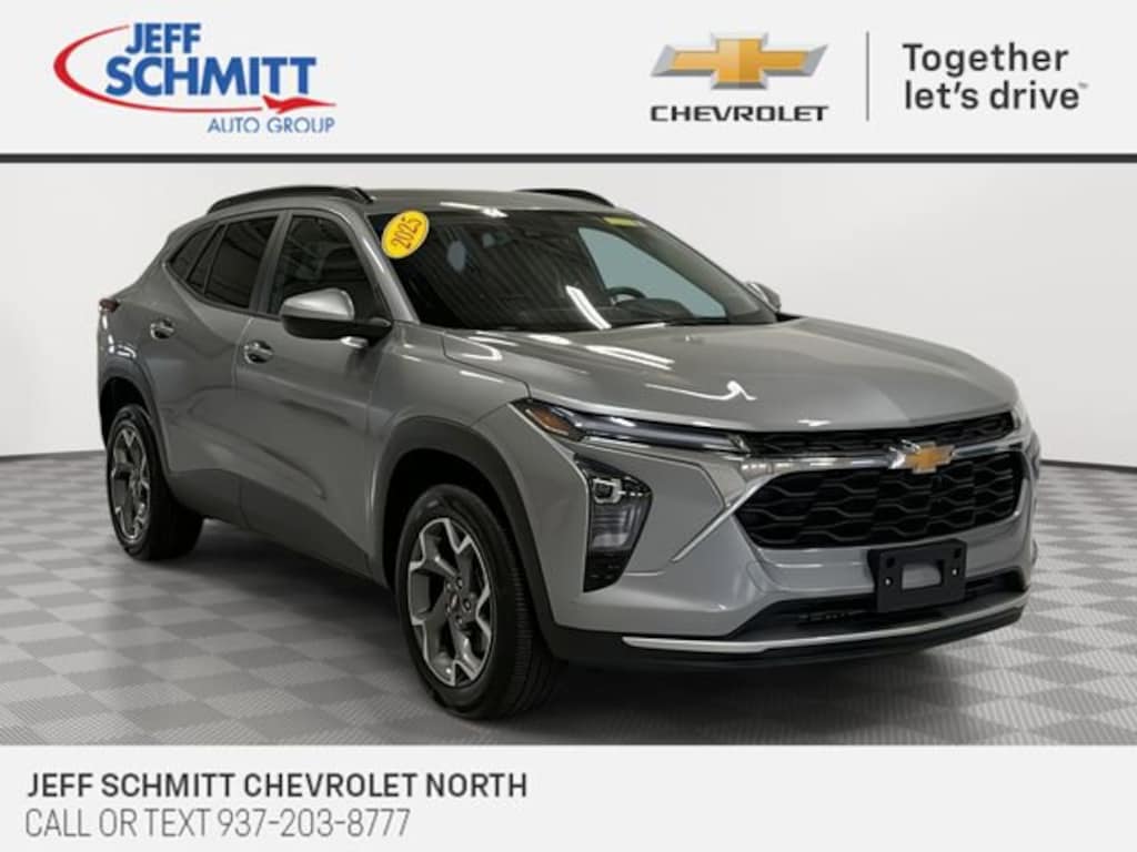Used 2025 Chevrolet Trax LT SUV