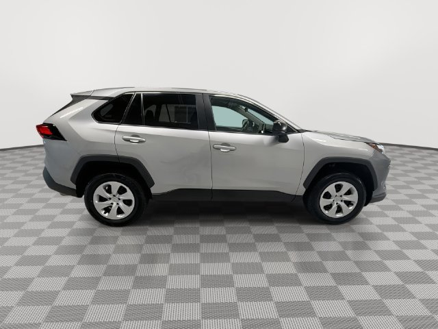 2025 Toyota RAV4 LE - Photo 13