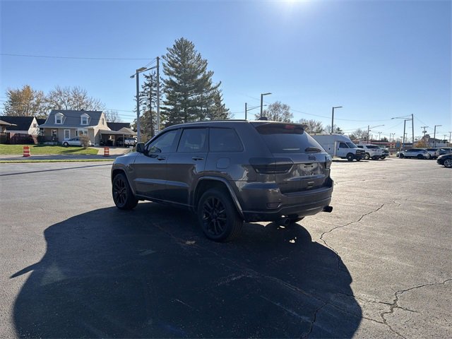 2020 Jeep Grand Cherokee Altitude photo 3