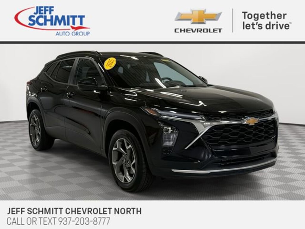 Used 2025 Chevrolet Trax LT SUV