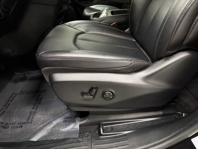 2025 Chrysler Pacifica Select - Photo 22