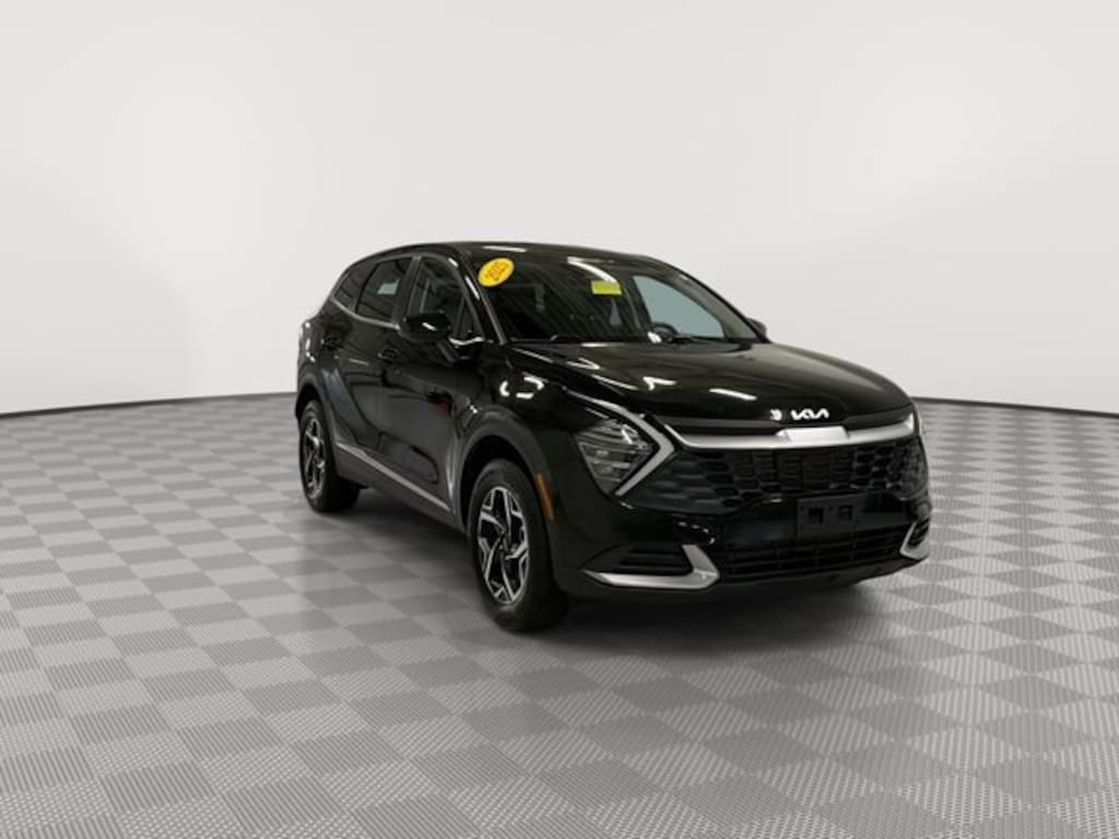 Used 2025 Kia Sportage LX SUV