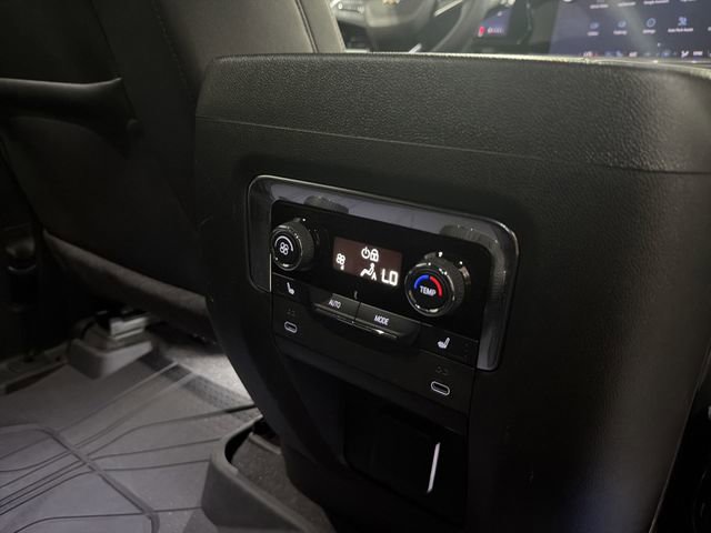2026 Chevrolet Suburban Premier - Photo 18