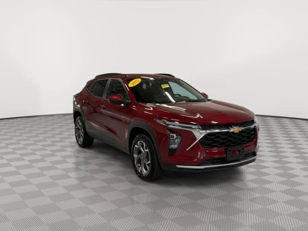 Used 2025 Chevrolet Trax LT SUV
