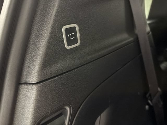 2025 Chrysler Pacifica Select - Photo 16