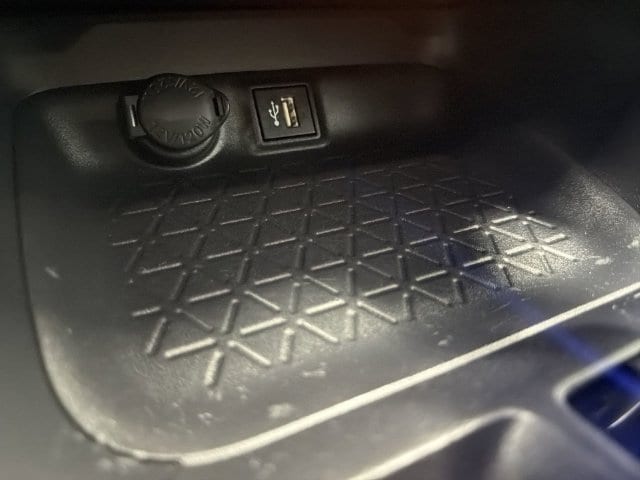 2025 Toyota RAV4 LE - Photo 25