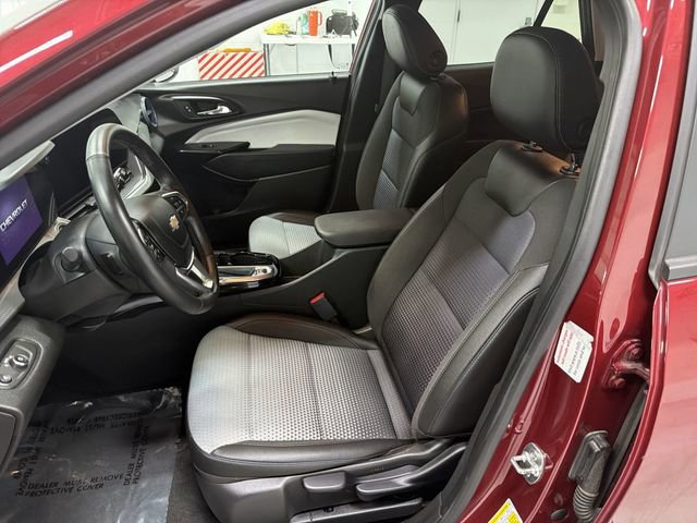 2025 Chevrolet Trax LT - Photo 19