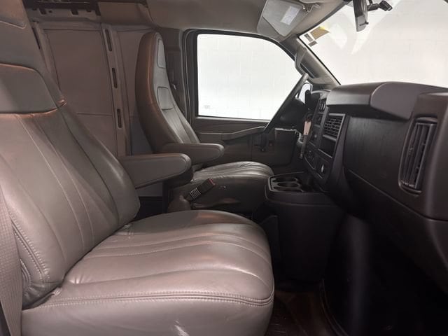 2025 Chevrolet Express Cargo Work Van - Photo 20