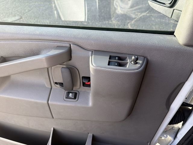 2025 Chevrolet Express Cargo Work Van - Photo 19