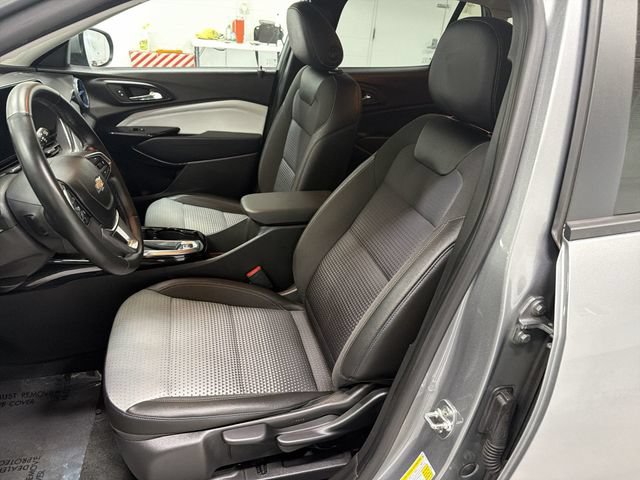 2025 Chevrolet Trax LT - Photo 22