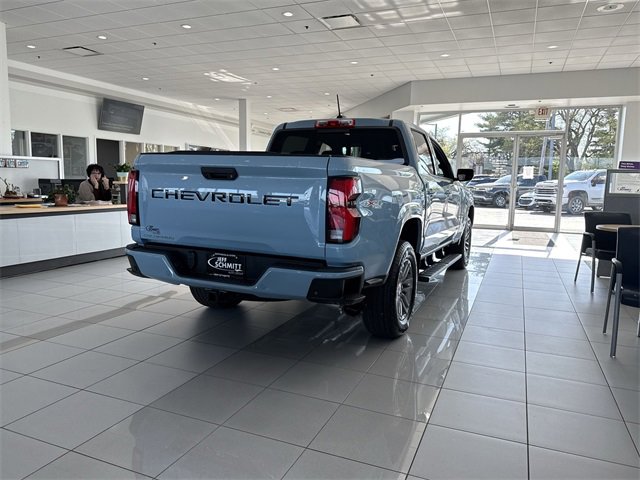 2025 Chevrolet Colorado Work Truck LT photo 2
