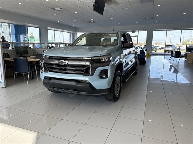 2025 Chevrolet Colorado Work Truck LT photo 4