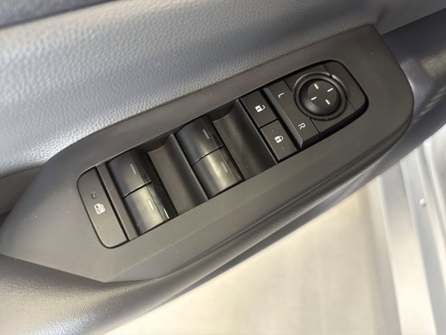 2025 Toyota Prius LE - Photo 19