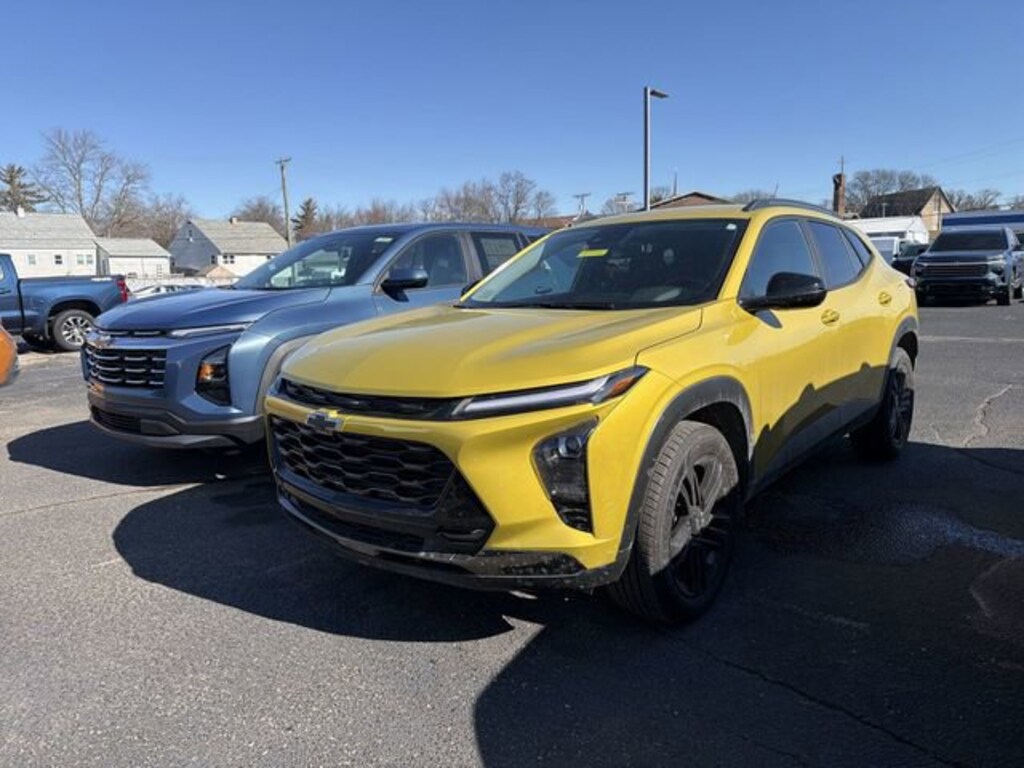 Used 2025 Chevrolet Trax Activ SUV