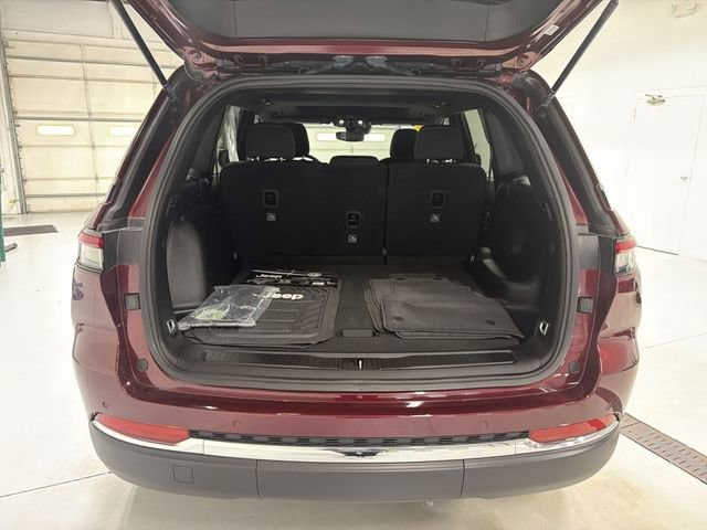 2024 Jeep Grand Cherokee Laredo - Photo 15
