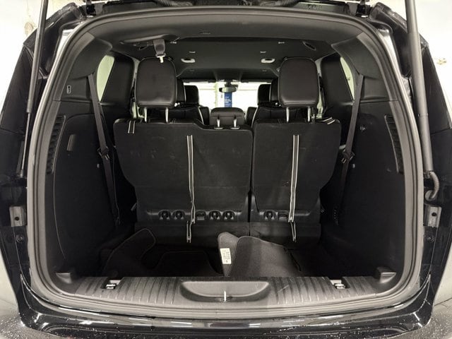 2025 Chrysler Pacifica Select - Photo 15