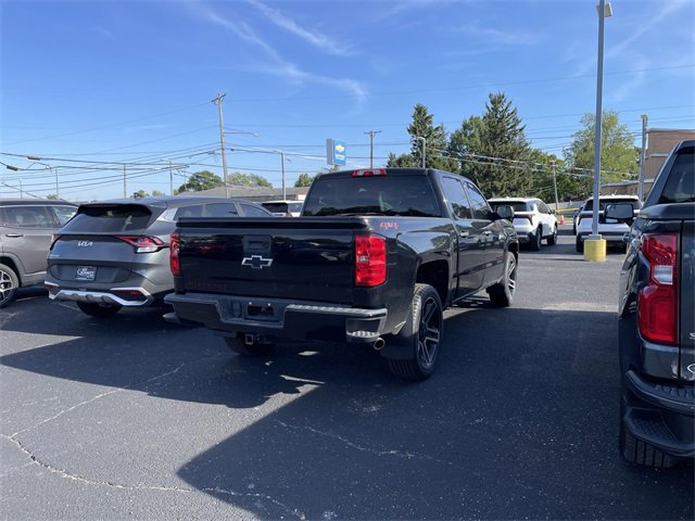 2018 Chevrolet Silverado 1500 Custom photo 4