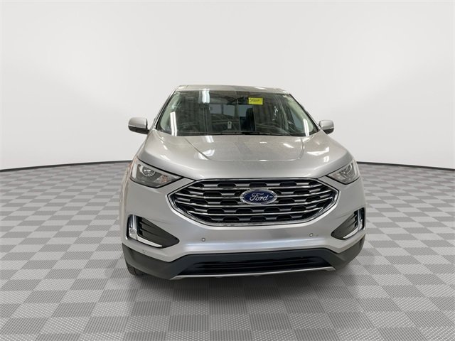 2024 Ford Edge Titanium photo 3