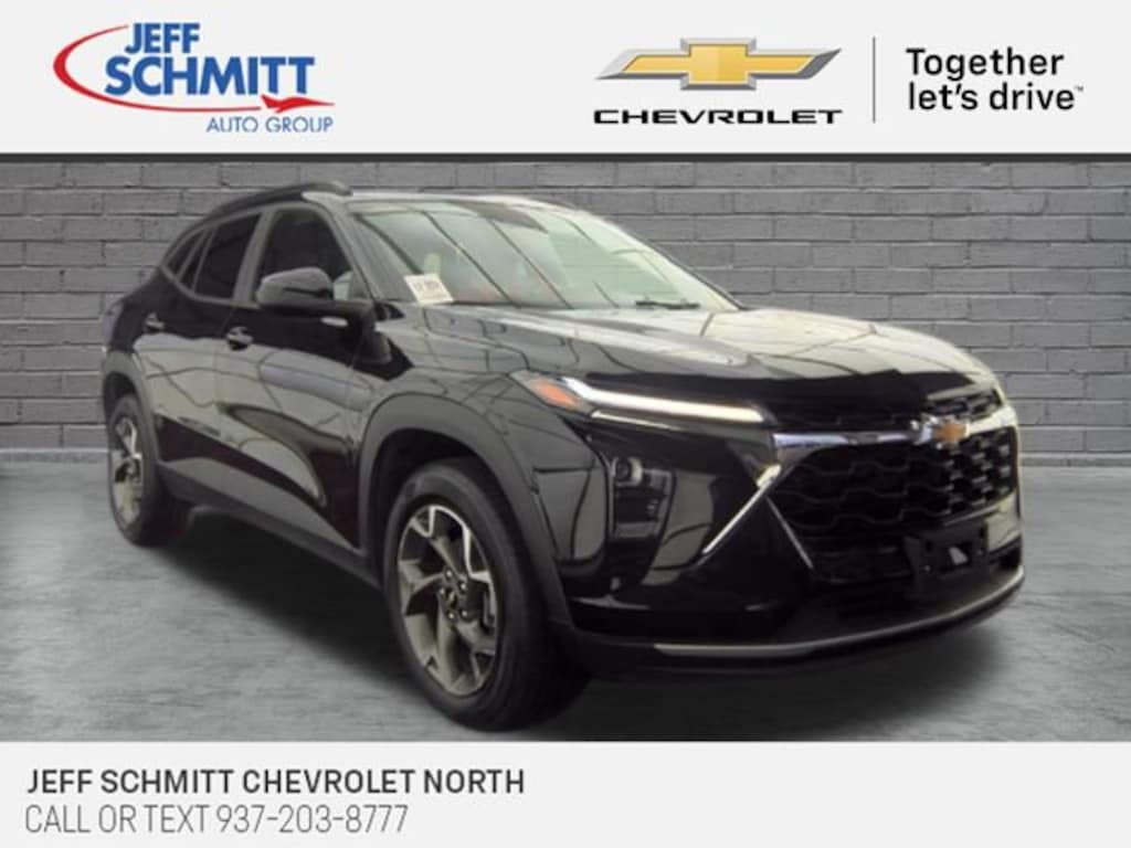Used 2025 Chevrolet Trax LT SUV