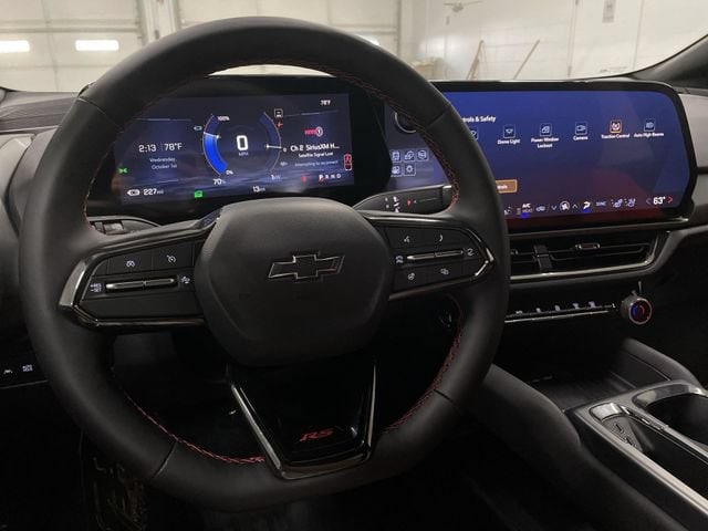 2025 Chevrolet Equinox EV RS - Photo 19