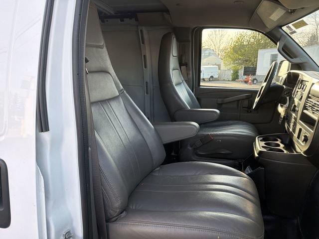 2025 Chevrolet Express Cargo Work Van - Photo 17