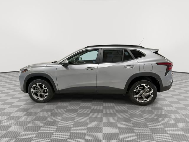 2025 Chevrolet Trax LT - Photo 6