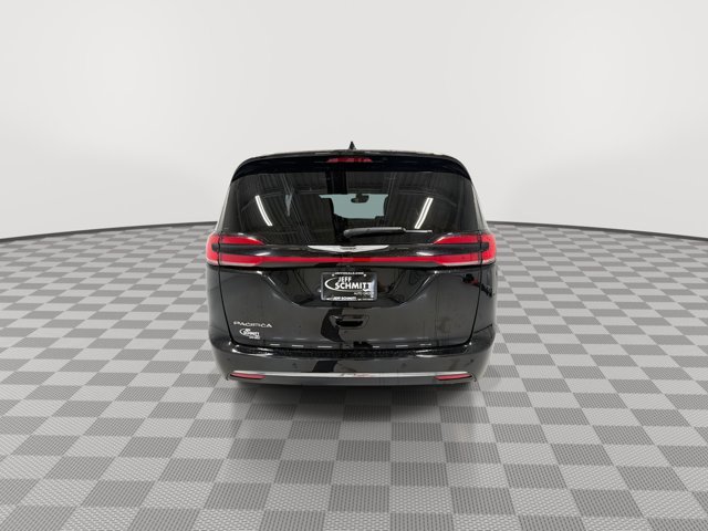 2025 Chrysler Pacifica Select - Photo 10